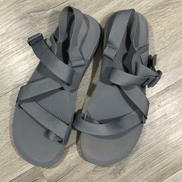 Chaco Mens Lowdown 2 Gray Adjustable Strap Sandals size 13 main image 5